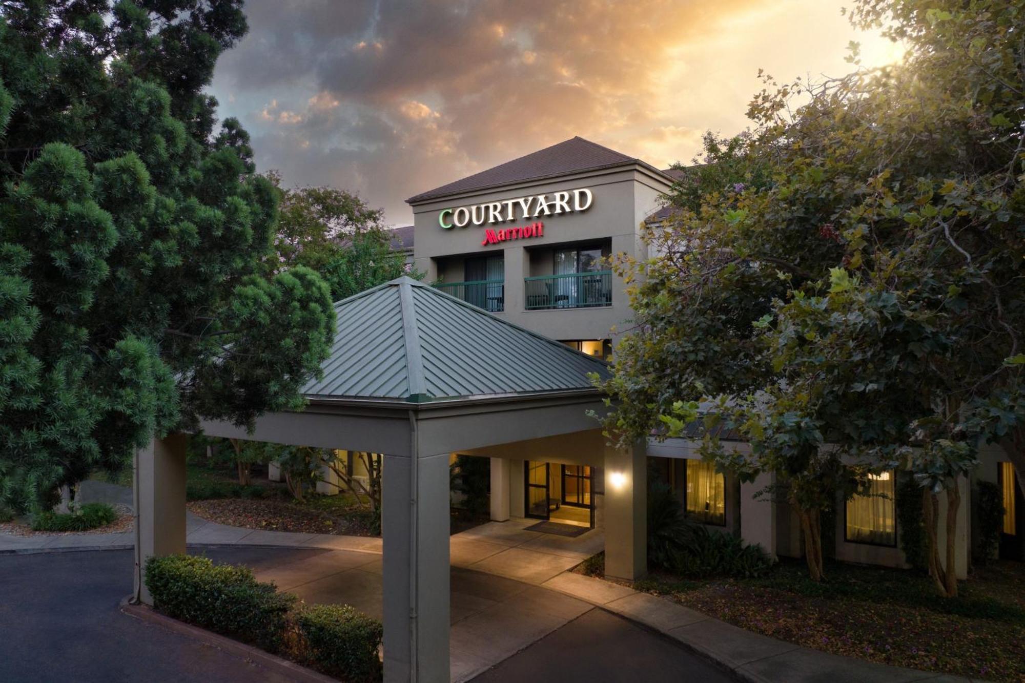 Hotel Courtyard By Marriott Stockton Extérieur photo