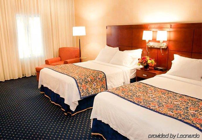 Hotel Courtyard By Marriott Stockton Chambre photo